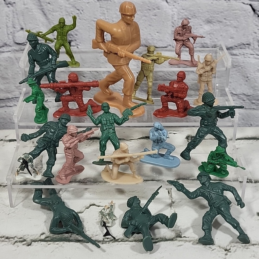 Army Men Guys Soldiers Molded Figures Assorted Multicolor Lot Of 21